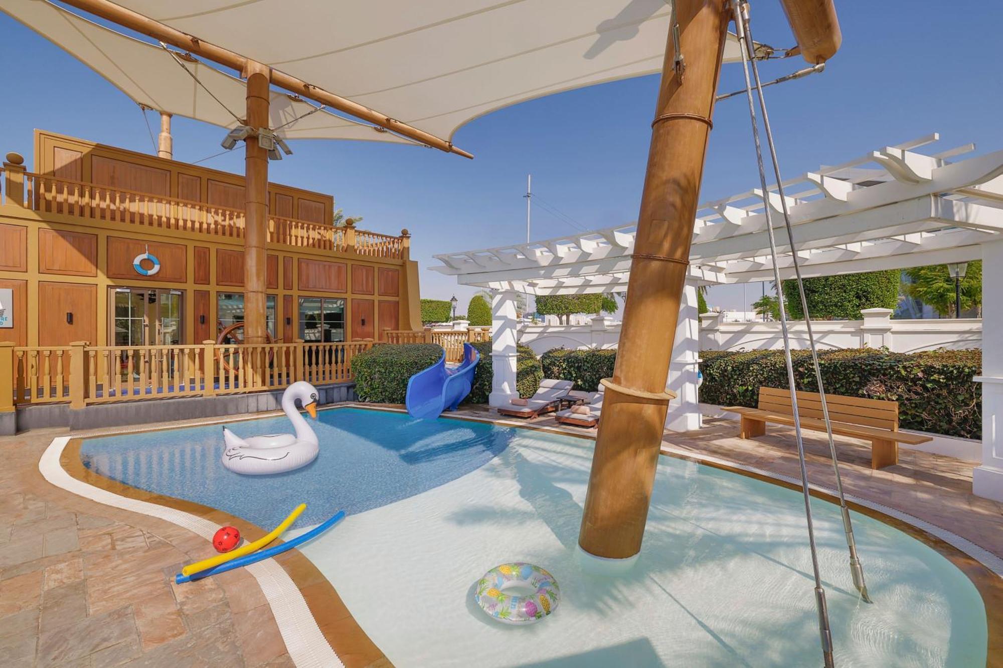 The St. Regis Abu Dhabi Hotel Exterior photo The children's pool at the hotel