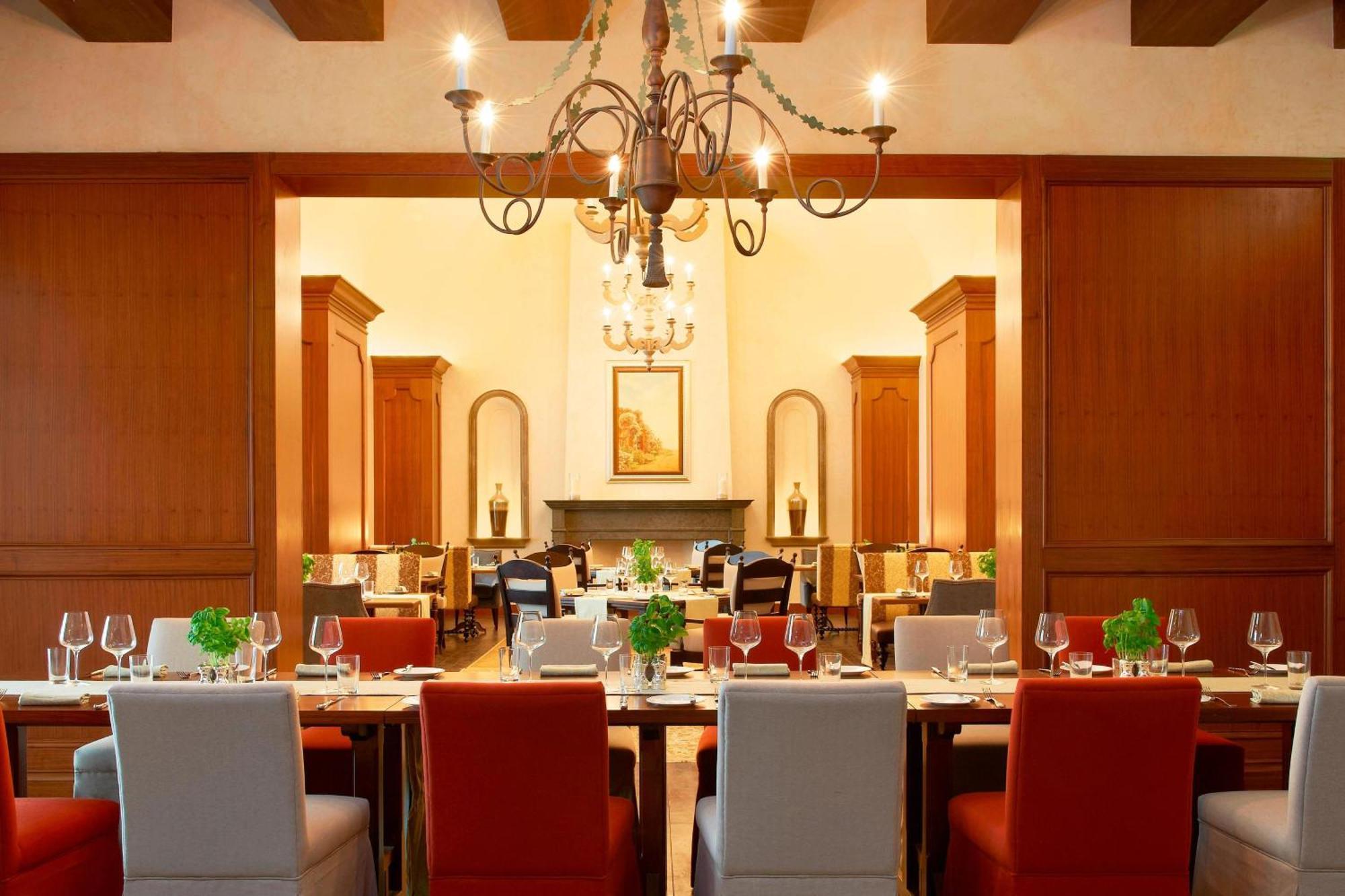 The St. Regis Abu Dhabi Hotel Exterior photo Restaurant
