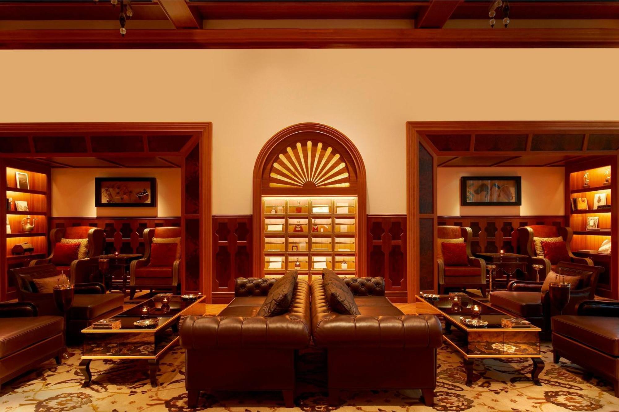 The St. Regis Abu Dhabi Hotel Exterior photo Interior of a PF. Chang's in Scottsdale, Arizona