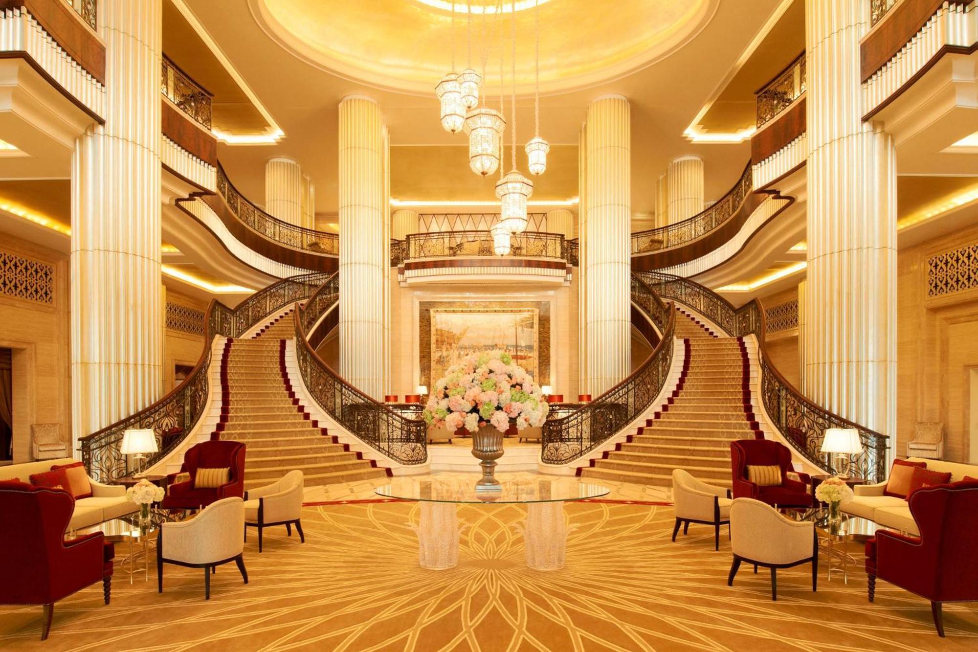 The St. Regis Abu Dhabi Hotel Exterior photo The lobby of the hotel